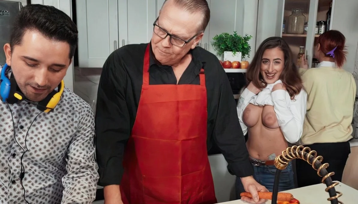 Mofos - Let's Post It - Scarlett Page - Cooking Show